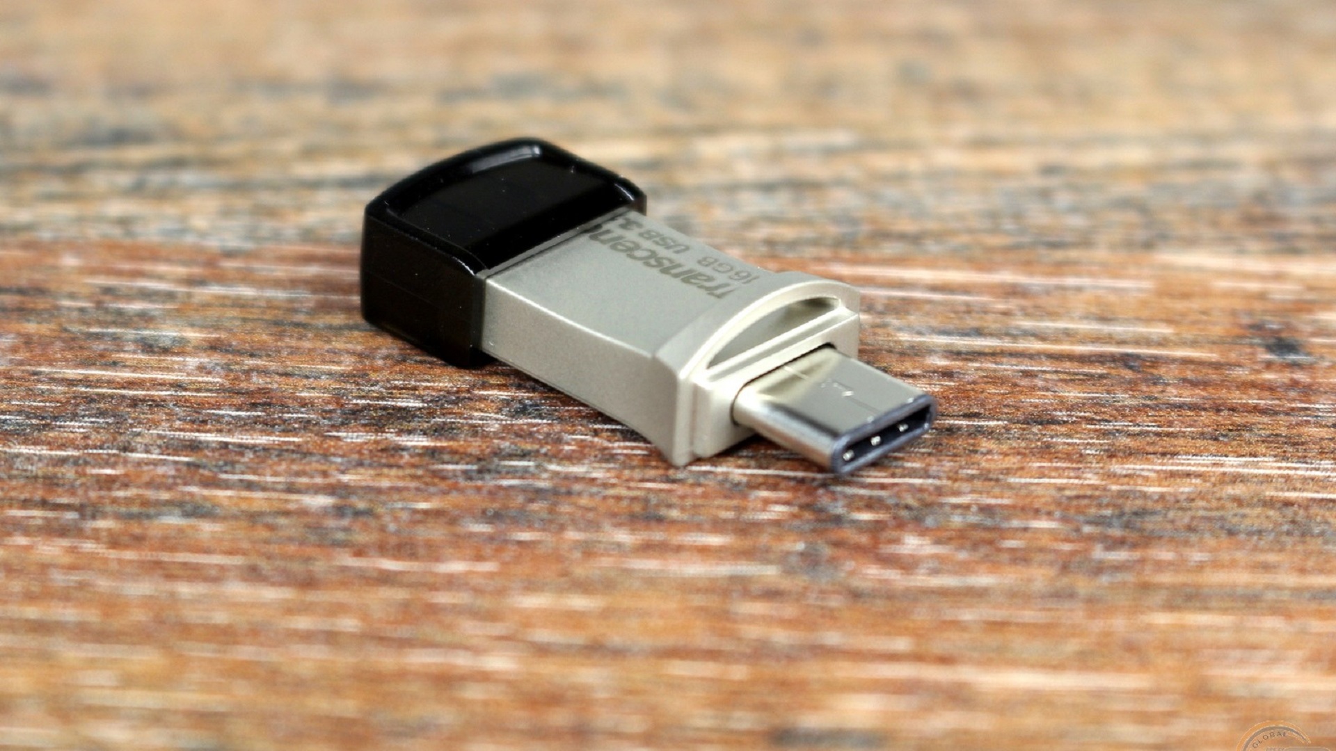 Transcend giới thiệu dòng USB Typc-C cho cả di động và máy tính